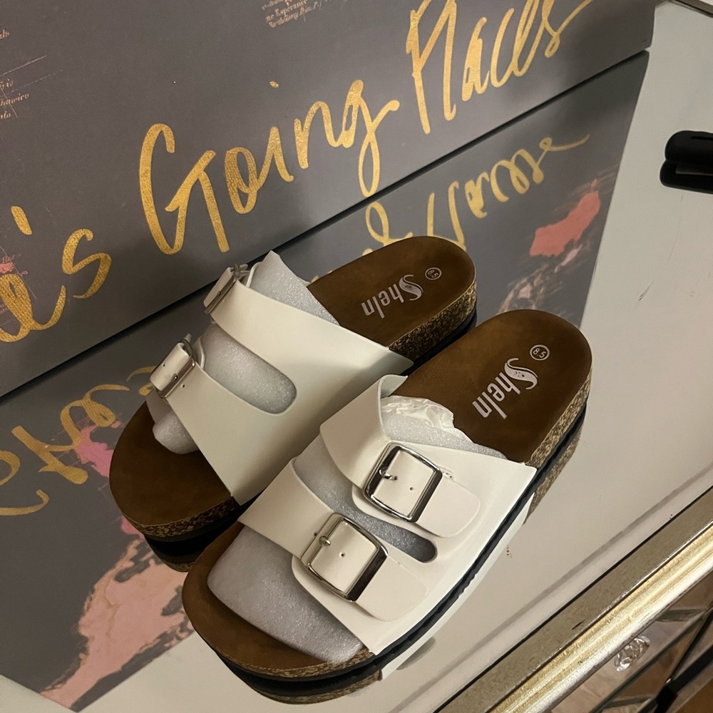 WOMENS 7.5/8 White Sandals with Adjustable Straps